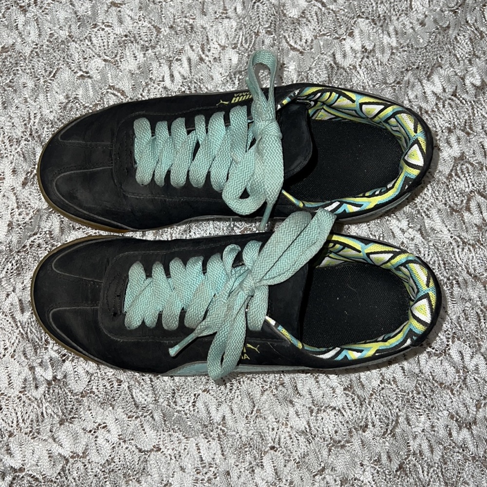 Woman’s Puma “Romas” Shoes - Picture 4 of 4